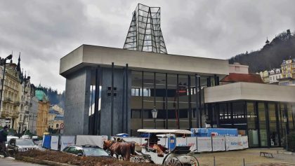 Karlovy Vary dokončují opravy Vřídelní kolonády, stavbu čeká pokládka dlažby i zasklívání