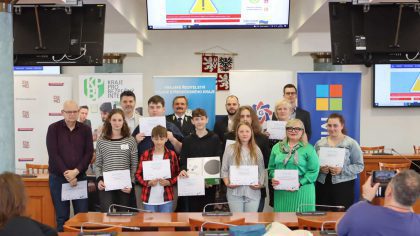 Soutěž Středočeského kraje upozorňuje žáky na rizika internetu