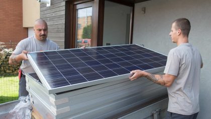 Dlouhé čekací lhůty na instalaci solárních panelů nahrávají plánování