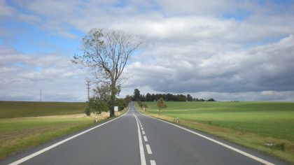 Co pomáhá zlepšovat situaci na českých silnicích? 