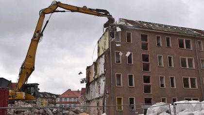 MMR poskytne obcím finance na demolice zchátralých budov 