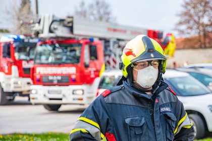 Pražští profesionální hasiči pomáhají s rozvozem vakcín