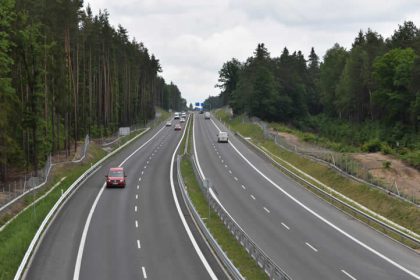 Nový úsek silnice Třemošenský rybník – Orlík slouží řidičům